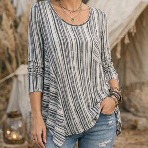 Verve Ami White Black Stripe High Low Oversized Pull-Over Sweater Size Medium